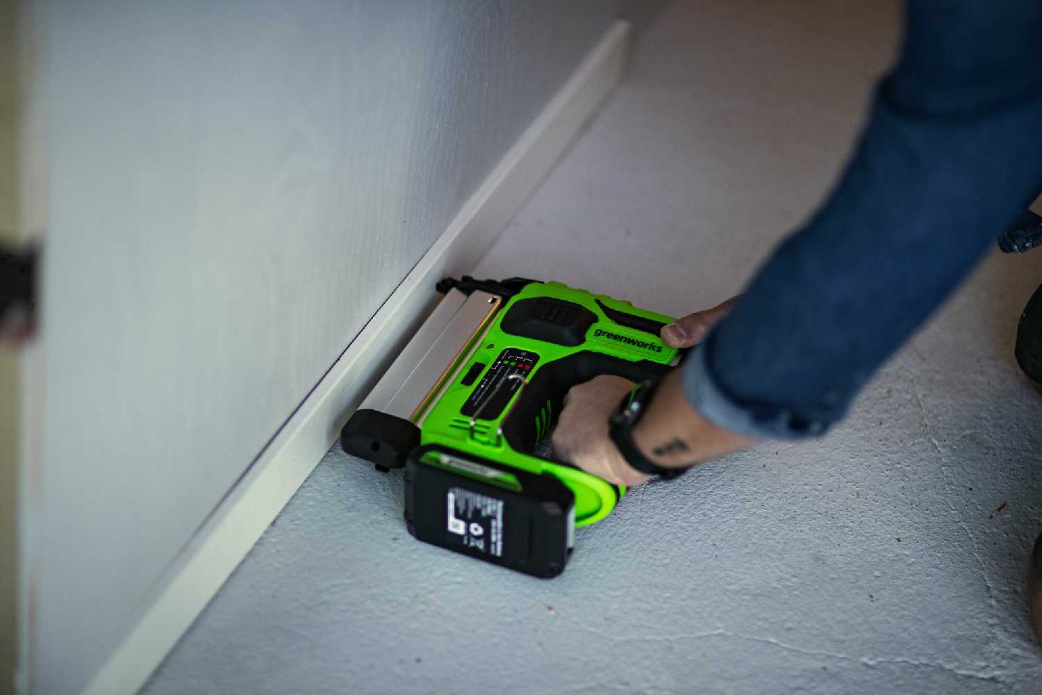 Гвоздезабивной пистолет Greenworks GD24BN 24В без АКБ и ЗУ фотография 4