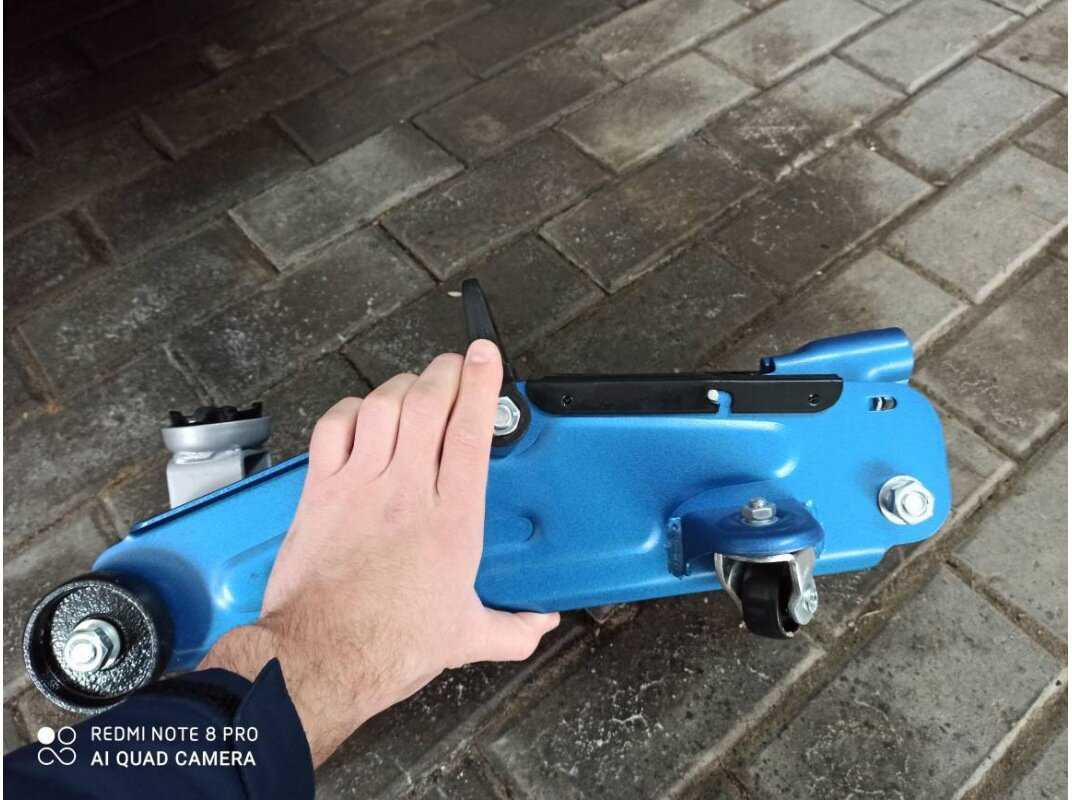 Домкрат подкатной гидравлический Stels Домкрат подкатной гидравлический для мототехники (51127) фотография 1