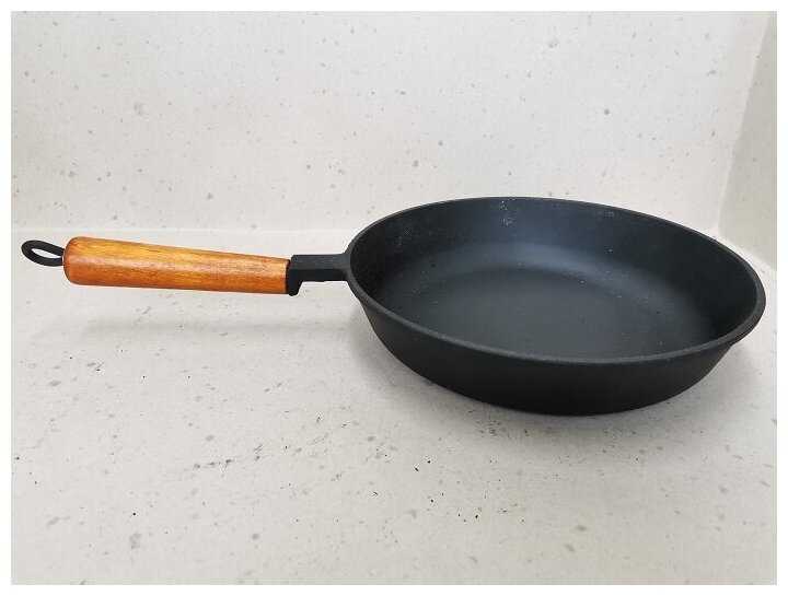 Сковорода чугунная 240/50-1